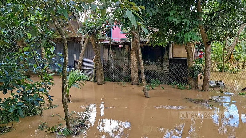 কুমিল্লার বাকশীমূল ইউনিয়নে বন্যায় তলিয়ে যাওয়া ঘরবাড়ি