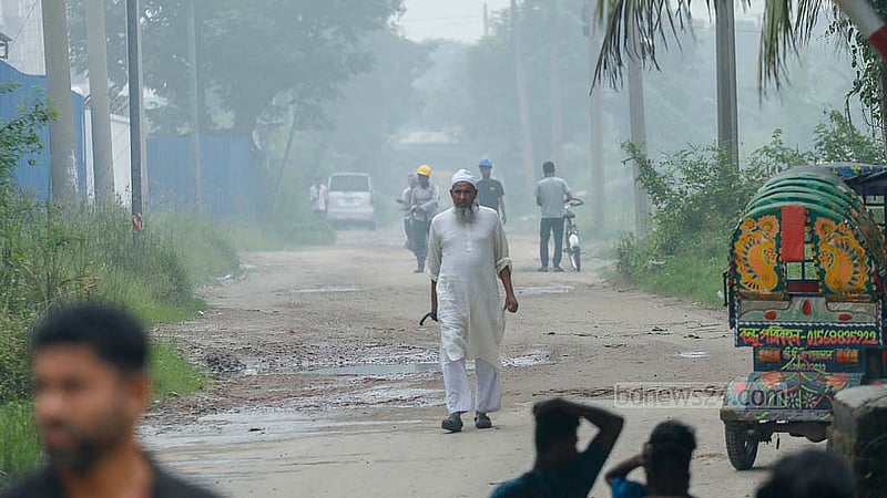 রাজধানীর শ্যামপুর এলাকায় কলকারখানার ধোঁয়ায় দূষিত হচ্ছে আশপাশের পরিবেশ। ঢাকায় রোববার বেলা ১১টার দিকে আইকিউআই স্কোর ছিল ১৬৮, যা মানুষের জন্য অস্বাস্থ্যকর হিসেবে বিবেচনা করা হয়