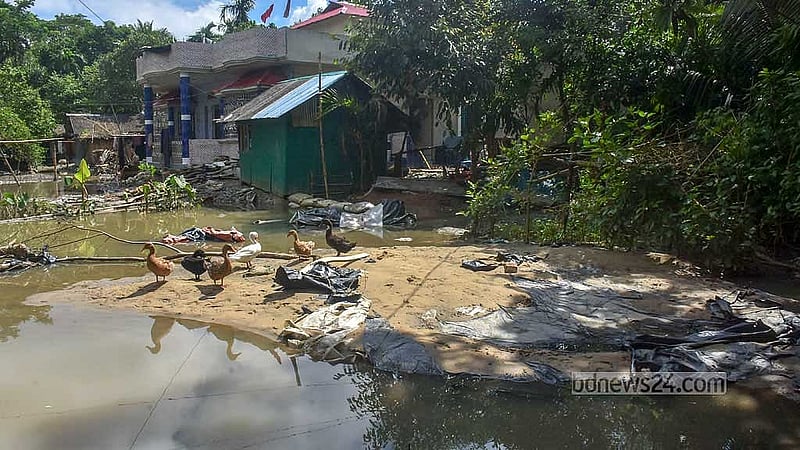 আকস্মিক বন্যার সপ্তম দিনে ফেনীর সোনাগাজী এলাকায় কমতে শুরু করেছে বানের পানি
