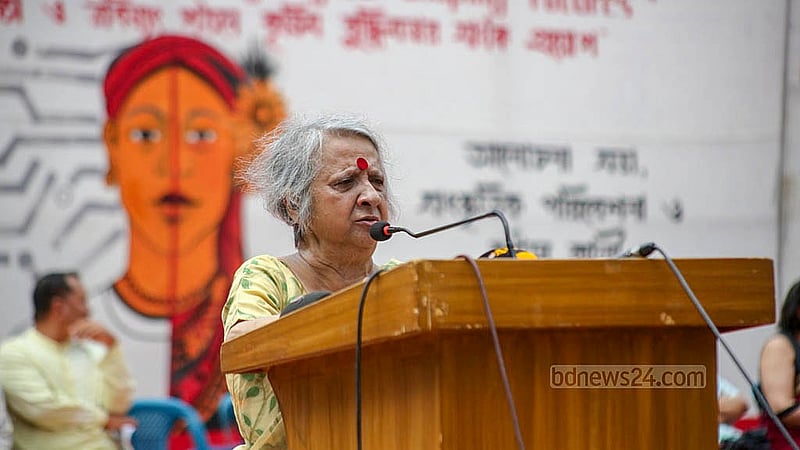 বিশ্ব আদিবাসী দিবস উপলক্ষে শনিবার কেন্দ্রীয় শহীদ মিনার প্রাঙ্গণে ‘বাংলাদেশ আদিবাসী ফোরামের’ অনুষ্ঠানে বক্তব্য দেন মানবাধিকারকর্মী খুশি কবির