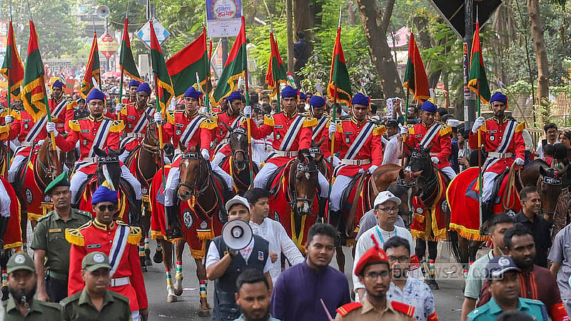 বর্ষবরণ আনন্দ শোভাযাত্রায় ছিল পুলিশের অশ্বারোহী দল