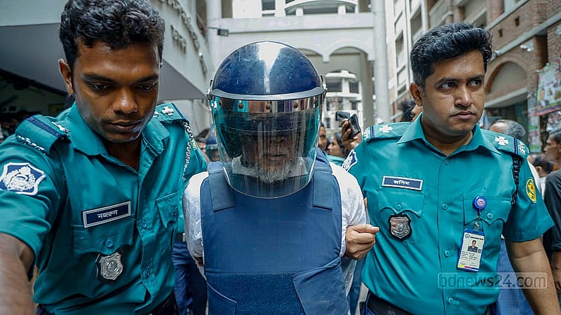 আওয়ামী লীগ নেতা, সাবেক মন্ত্রী আমির হোসেন আমুকে বুধবার আদালতে হাজির করা হয়