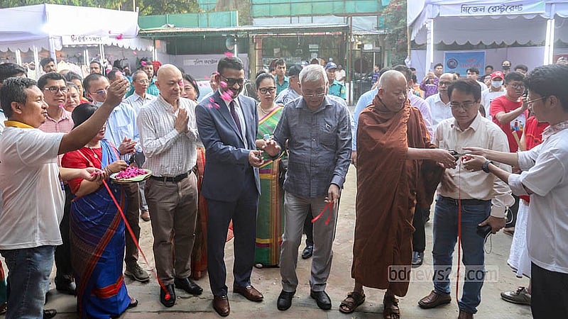 ঢাকাস্থ পার্বত্য উদ্যোক্তা ক্ষুদ্র ব্যবসায়ী সমবায় সমিতির উদ্যোগে রাজধানীর মিরপুরে শাক্যমুনি বৌদ্ধ বিহারে বুধবার ‘বিঝু, বৈসু, সাংগ্রাই, চাংক্রান, বিষু মেলা’ উদ্বোধন করেন উপদেষ্টা সুপ্রদীপ চাকমা