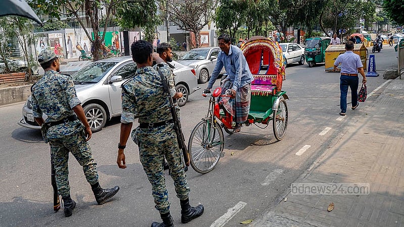 হাতিরঝিল হয়ে প্যাডেলচালিত রিকশা গুলশানে ঢুকতে পারলেও কোনো ব্যাটারিচালিত রিকশা ঢুকতে দেওয়া হচ্ছে না