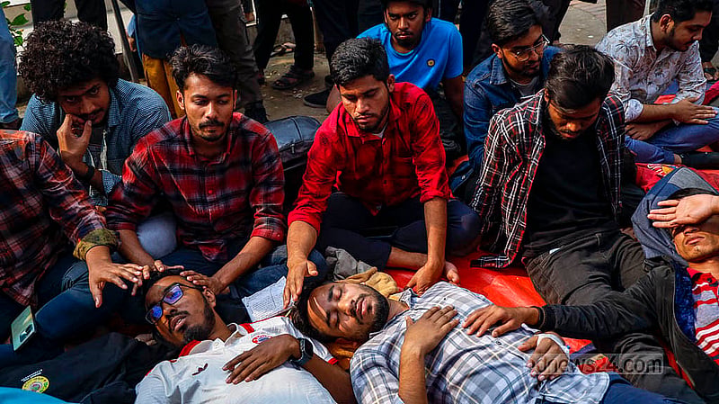 জগন্নাথ বিশ্ববিদ্যালয়ের দ্বিতীয় ক্যাম্পাসের নির্মাণকাজ সেনাবাহিনীকে হস্তান্তরসহ তিন দাবিতে রোববার থেকে ক্যাম্পাসে অনশনে শিক্ষার্থীরা