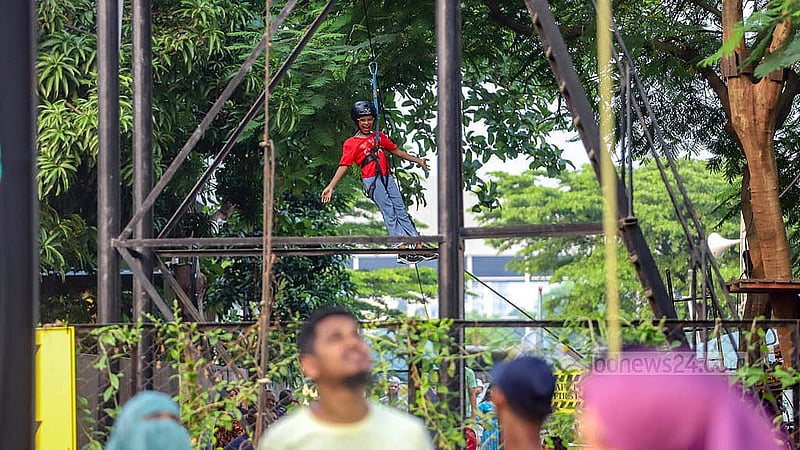 রাজধানীর আগারগাঁও এয়ার ফোর্স বেইস ক্যাম্পে ছোটদের জন্যও রয়েছে জিপ লাইনিং
