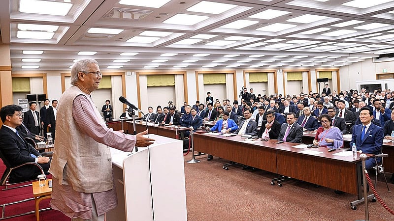 টোকিওতে বৃহস্পতিবার অনুষ্ঠিত ‘বাংলাদেশ সেমিনার অন হিউম্যান রিসোর্সেস’ শীর্ষক সেমিনারে প্রধান উপদেষ্টা মুহাম্মদ ইউনূস