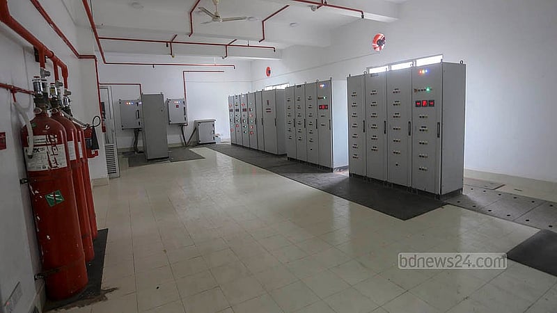 পাইপলাইনে জ্বালানি তেল সংগ্রহে পেট্রোলিয়াম ট্রান্সমিশন কোম্পানির রিসিভিং টার্মিনাল রয়েছে নারায়ণগঞ্জের ফতুল্লায়। সেখানে অফিস ভবনের মধ্যে রয়েছে নিজেস্ব বিদ্যুৎ নিয়ন্ত্রণ কক্ষ