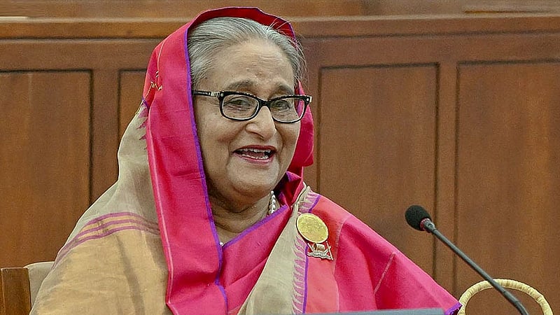 জাতীয় সংসদ ভবনে বৃহস্পতিবার মন্ত্রিসভার বিশেষ বৈঠকে সভাপতিত্ব করেন প্রধানমন্ত্রী শেখ হাসিনা