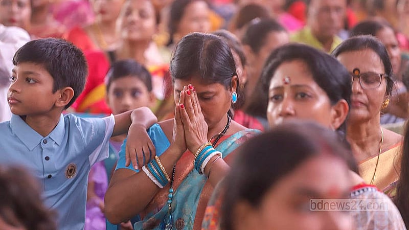 দুর্গোৎসবের অষ্টমীতে ঢাকা রামকৃষ্ণ মিশনে শুক্রবার পূজা অর্চনা