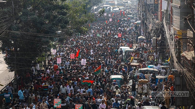 ঢাকায় ভারতীয় হাই কমিশন অভিমুখে বিএনপির পদযাত্রায় রোববার দলে দলে যোগ দেন দলটির নেতাকর্মীরা