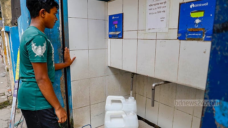 যে কেউ নিজের চাহিদামত পানি নিতে পারেন ‘এটিএম বুথ’ থেকে