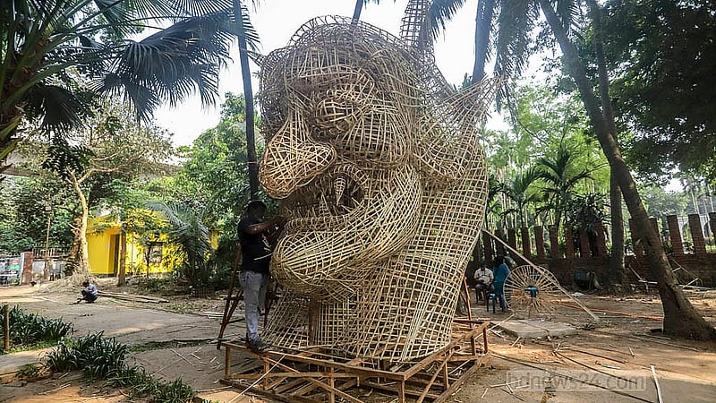 পহেলা বৈশাখের শোভাযাত্রায় এবার ‘ফ্যাসিবাদের প্রতীক’ হিসেবে থাকবে জুলাই আন্দোলনে ক্ষমতাচ্যুত প্রধানমন্ত্রী শেখ হাসিনার প্রতিকৃতি