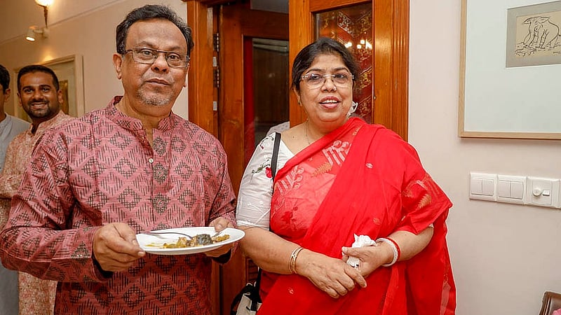 বিডিনিউজ টোয়েন্টিফোর ডটকমের বর্ষবরণ অনুষ্ঠানে সস্ত্রীক বিশিষ্ট চিকিৎসক ডা. এম এ আলী।