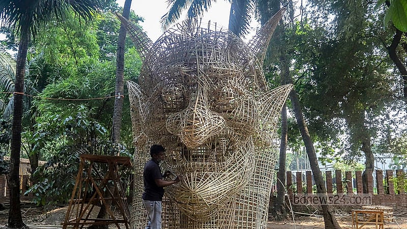পহেলা বৈশাখের শোভাযাত্রায় এবার ‘ফ্যাসিবাদের প্রতীক’ হিসেবে থাকবে জুলাই আন্দোলনে ক্ষমতাচ্যুত প্রধানমন্ত্রী শেখ হাসিনার প্রতিকৃতি