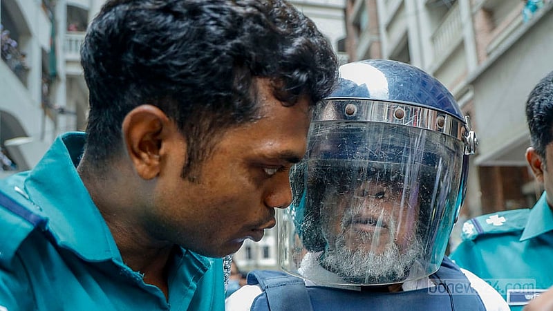 আওয়ামী লীগ নেতা, সাবেক মন্ত্রী আমির হোসেন আমুকে বুধবার আদালতে হাজির করা হয়