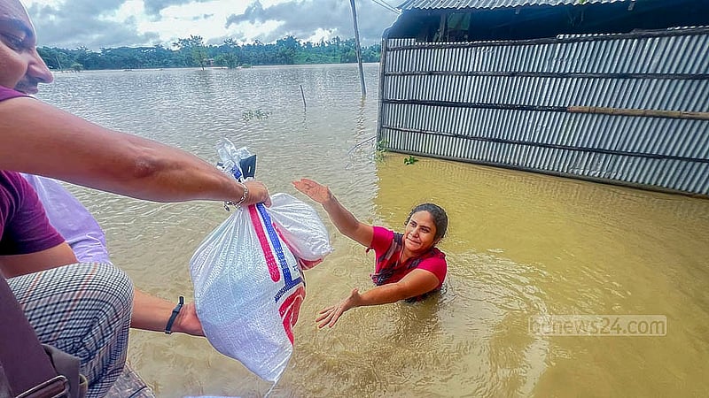 বন্যায় ডুবেছে খাগড়াছড়ি; হাহাকার বাড়ছে ত্রাণ ও উদ্ধার তৎপরতার জন্য