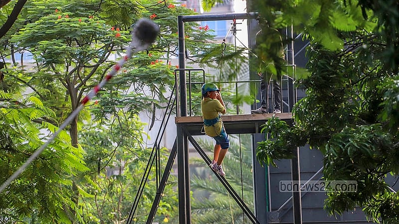 রাজধানীর আগারগাঁও এয়ার ফোর্স বেইস ক্যাম্পে ছোটদের জন্যও রয়েছে জিপ লাইনিং