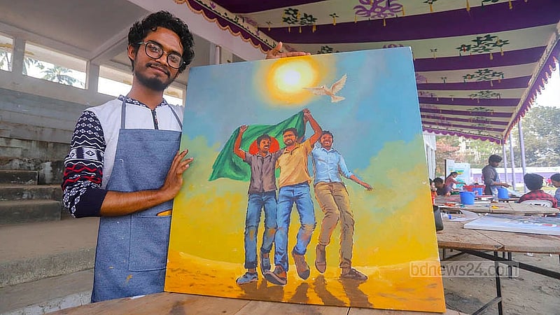 ঢাকা বিশ্ববিদ্যালয়ে ‘তারুণ্যের উৎসবের’ প্রথম দিন মঙ্গলবার নিজের আঁকা