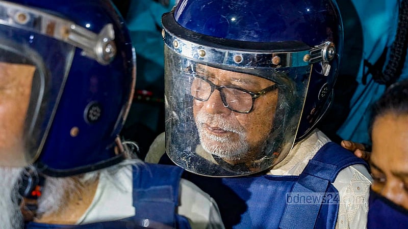 রাজধানীর শেরে বাংলা নগর থানার মামলায় গ্রেপ্তার সাবেক প্রধান নির্বাচন কমিশনার (সিইসি) কে এম নূরুল হুদাকে সোমবার ঢাকার মূখ্য মহানগর হাকিম আদালতে হাজির করা হয়