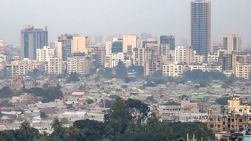 ৩০ হাজার ঝুপড়ি ঘর নিয়ে গড়ে ওঠা মহাখালীর এই কড়াইল বস্তি থেকে তিতাসের অবৈধ গ্যাস সংযোগের মাধ্যমে কয়েকটি চক্র মাসে কয়েক কোটি টাকা আয় করে