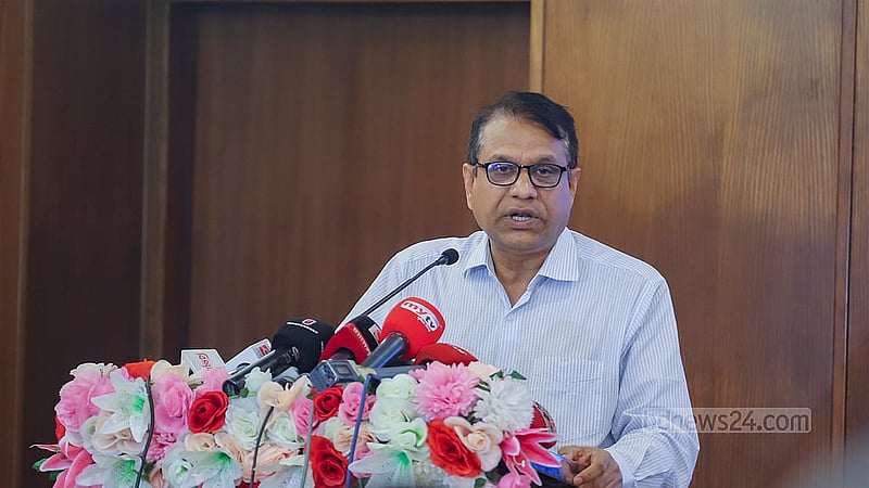ঢাকা উত্তর সিটির নগর ভবনে শনিবার ই-রিকশা প্রশিক্ষকদের প্রশিক্ষণ কর্মসূচির উদ্বোধনী অনুষ্ঠানে বক্তব্য রাখেন স্থানীয় সরকার বিভাগের সচিব রেজাউল মাকছুদ জাহেদী