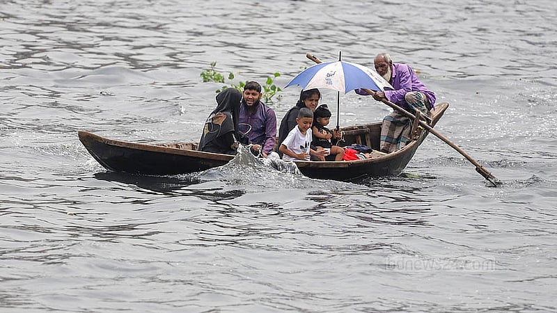 বুড়িগঙ্গা নদীতে বৈঠার নৌকাগুলো দুই থেকে পাঁচজন যাত্রী পরিবহন করে থাকে। ভাড়া নেয় জনপ্রতি ১০ টাকা