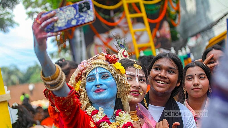 বর্ণাঢ্য আয়োজনে শ্রীকৃষ্ণের জন্মতিথি ‘জন্মাষ্টমী’ উদযাপন করেন সনাতন ধর্মাবলম্বীরা