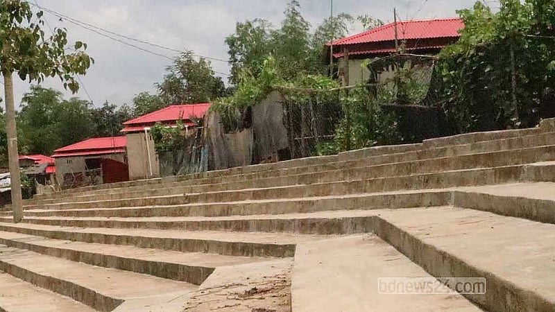 কক্সবাজারের ঈদগাঁওয়ে আশ্রয়ণ প্রকল্প।