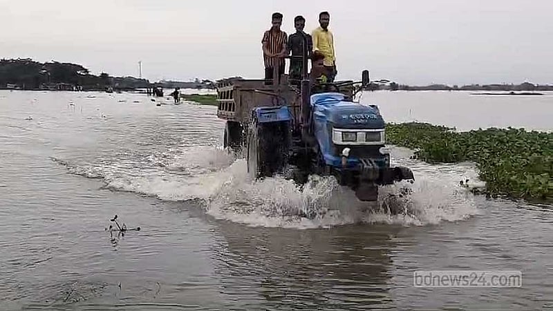 বন্যার কারণে নেত্রকোণা জেলার ছয় উপজেলার প্রায় ১২০টি গ্রাম পানিতে তলিয়ে গেছে।