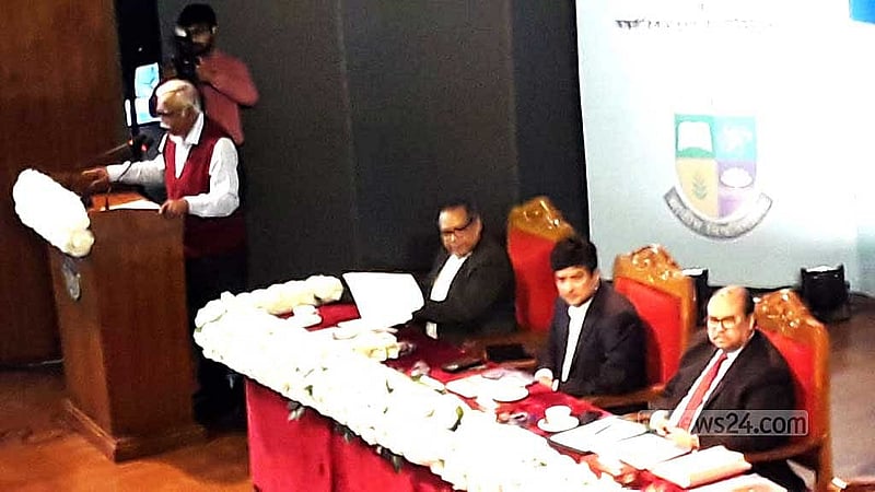 ‘দুর্নীতি ও দুর্নীতিমুক্ত সমাজ-গঠন সম্বন্ধে বঙ্গবন্ধুর ভাষ্য’ শীর্ষক সেমিনারে মূল প্রবন্ধ উপস্থাপন করেন জাতীয় বিশ্ববিদ্যালয়ের বঙ্গবন্ধু চেয়ার অধ্যাপক ড. হারুন অর রশিদ।