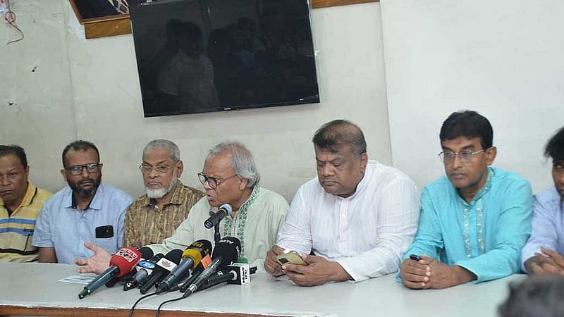 বিএনপি নেতা রুহুল কবির বিজভীর অভিযোগ, তার দলের যারা ভোটে এসেছেন, তাদের সঙ্গে সরকারের যোগসাজশ তৈরি হয়েছে