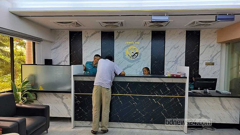 ৫ অগাস্টের পর ঢাকায় চালু হওয়া প্রথম থানা তেজগাঁও মডেল থানা, সেটি হামলার শিকারও হয়নি।