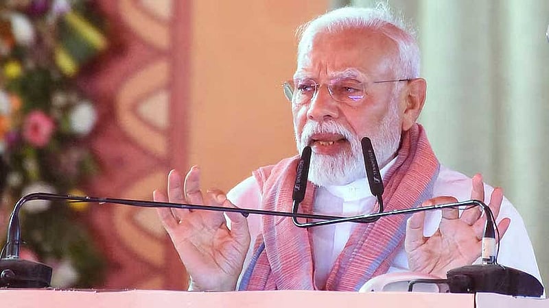 বিহারের মধুবানীতে এক জনসভায় বক্তব্য রাখছেন নরেন্দ্র মোদী। ফাইল ছবি। ছবি: রয়টার্স