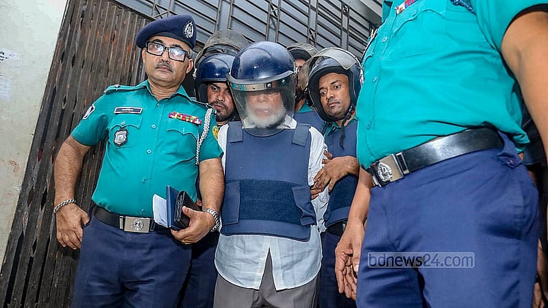 জুলাই আন্দোলনের সময় যুবদলের এক কর্মীকে হত্যার অভিযোগে করা মামলায় সাবেক প্রধান বিচারপতি ও আইন কমিশনের সাবেক চেয়ারম্যান এ বি এম খায়রুল হককে বৃহস্পতিবার আদালতে হাজির করা হয়।