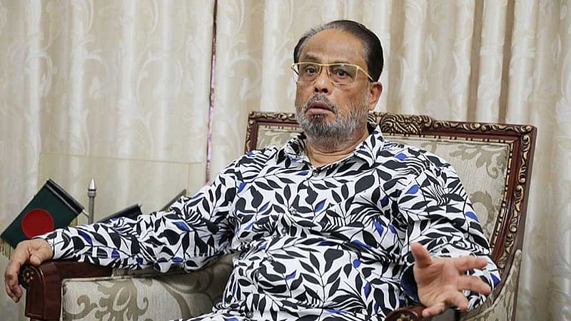 নতুন করে সংকটে জাতীয় পার্টির চেয়ারম্যান জি এম কাদের, তার সাংগঠনিক কার্যক্রমে নিষেধাজ্ঞার মধ্যে দলের কয়েকজন নেতা সম্মেলন করে আলাদা কমিটি করেছেন।