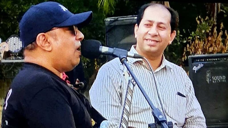 আইয়ুব বাচ্চু ও আশীষ কুমার চক্রবর্তী
