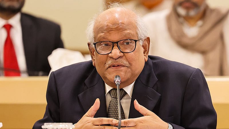 পুলিশ সংস্কার কমিশনের প্রধান সফর রাজ হোসেন।
