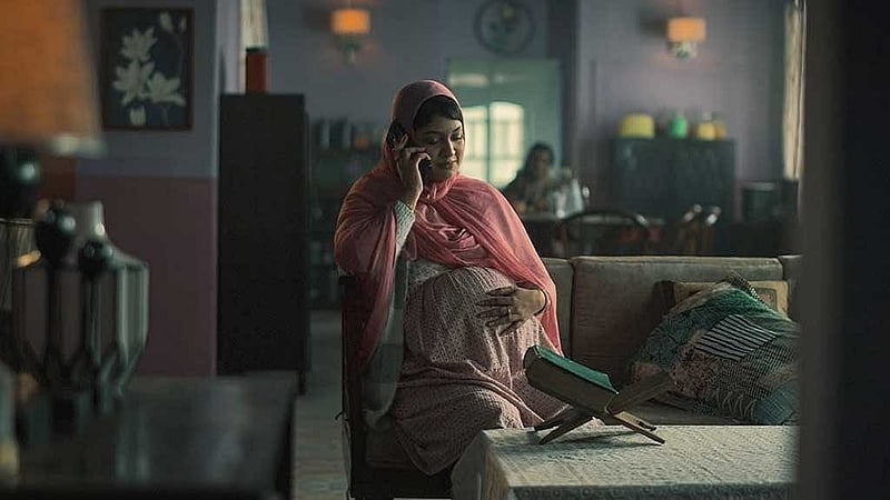 ওয়েব ফিল্ম 'আমলনামার' দৃশ্যে সারিকা সাবরিন, ছবি: চরকির সৌজন্যে। 
