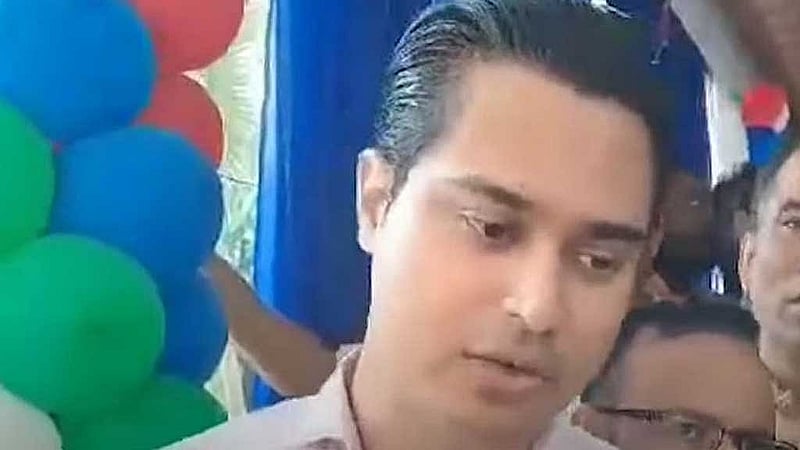 আদালতে লুৎফুজ্জামান বাবরের ছেলে লাবিব ইবনে জামান। 