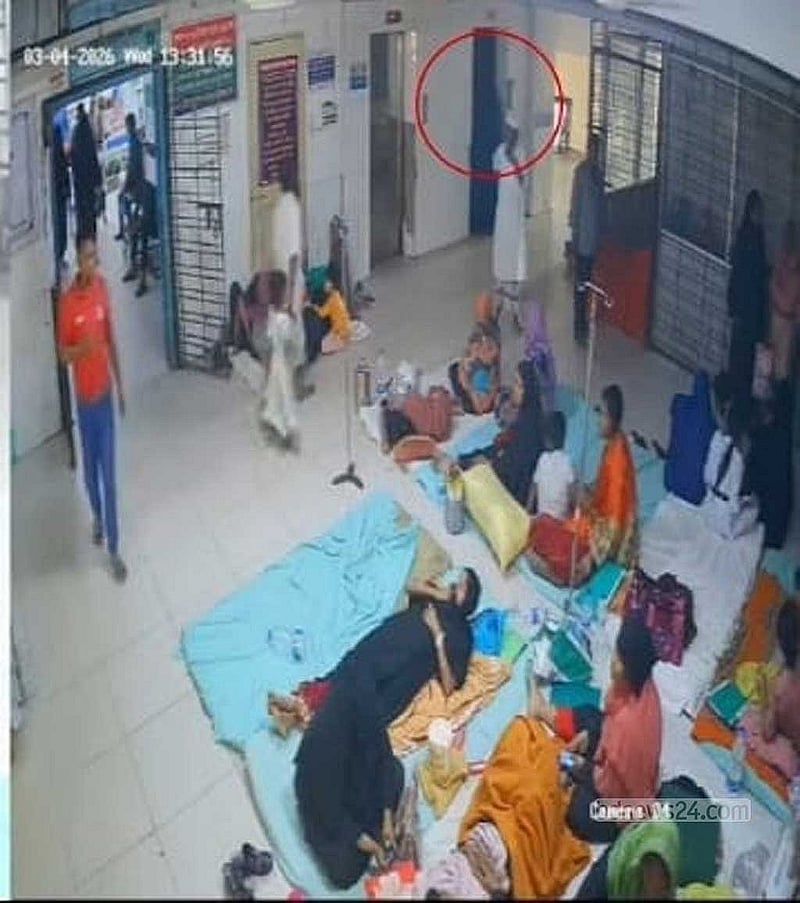 সিসিটিভি ফুটেজ থেকে নেওয়া ছবি।