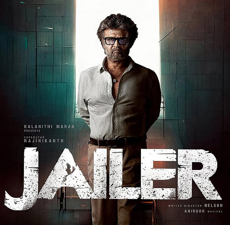 পাঁচ দশকের বেশি সময় ধরে তামিল, হিন্দি ও তেলেগু মিলিয়ে ১৭০টির বেশি চলচ্চিত্রে অভিনয় করেছেন রজনীকান্ত। এক সময় এই অভিনেতার সিনেমা মুক্তির দিনে দক্ষিণে রাজ্যে রাজ্যে ছুটি ঘোষণা করা হত।