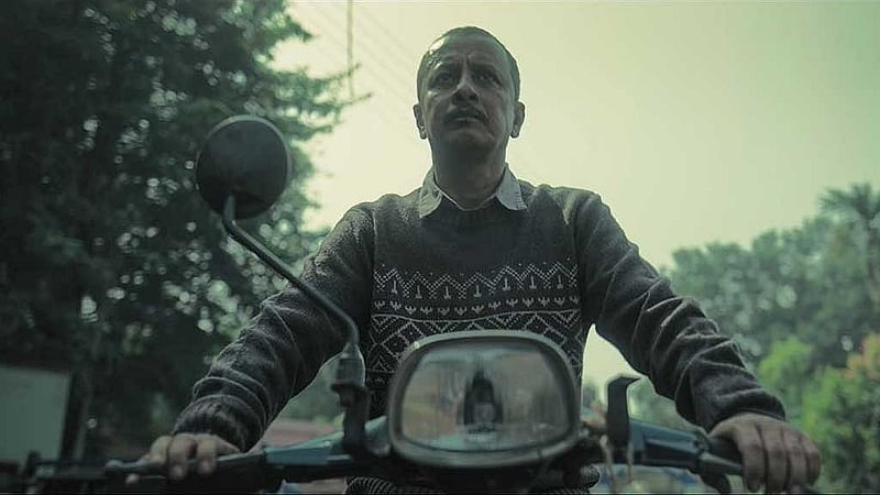 ওয়েব ফিল্ম 'আমলনামার' দৃশ্যে কামরুজ্জামান কামু, ছবি: চরকির সৌজন্যে।