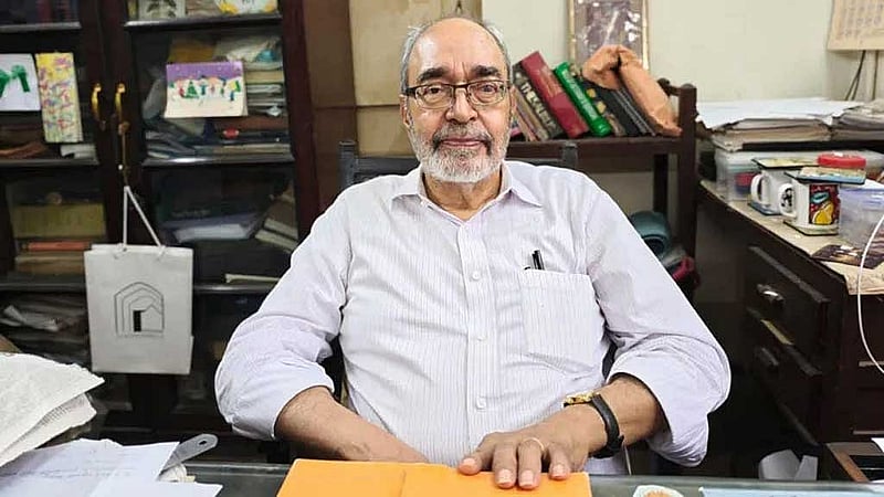 ম্যাগাজিনটি এখন চালাচ্ছেন ৮০ বছর বয়সী জেহাঙ্গীর পাটেল; ১৯৭৩ সালে মাত্র এক রুপিতে কিনে নেওয়ার সময় থেকেই তিনি চাইতেন পারসিয়ানায় যেন ‘সাংবাদিকতাসুলভ প্রচেষ্টা’ থাকে। ছবি: বিবিসি