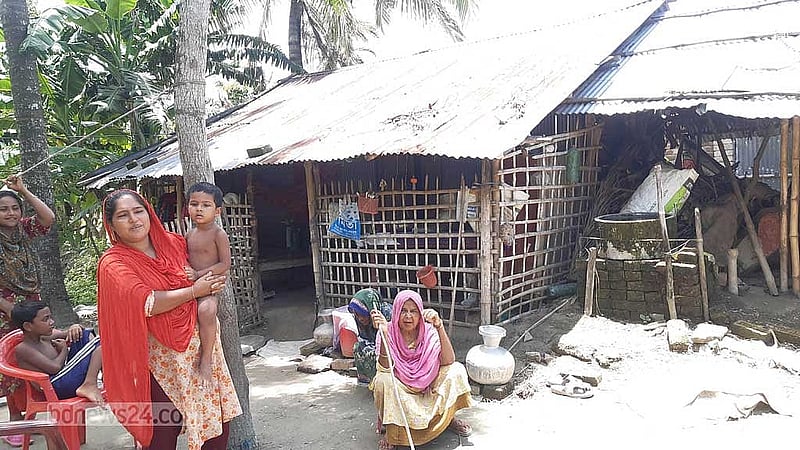 যশোরের কেশবপুর উপজেলার মঙ্গলকোট ইউনিয়নের পাচারই গ্রামে খলিলুর রহমানের পৈত্রিক বাড়ি।