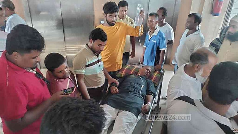 গত ২৮ আগস্ট নওগাঁর হাঁপানিয়া স্কুল অ্যান্ড কলেজের অধ্যক্ষ নুরুল ইসলামকে তাকে জোর করিয়ে পদত্যাগপত্রে সই নেওয়ার পর তিনি জ্ঞান হারিয়ে ফেলেন।