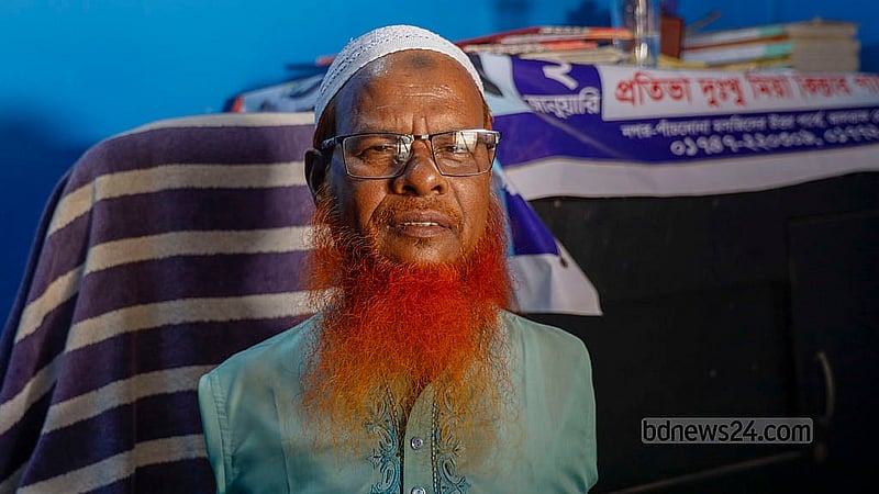 দুঃখু তার বেড়ে ওঠা, ডিগ্রি পাস পর্যন্ত নানা প্রতিকূলতা পেরিয়ে লেখাপড়া চালিয়ে যাওয়া এবং স্কুল গড়ে তোলার অভিজ্ঞতা বর্ণনা করেন।