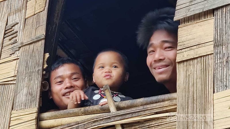 সীমান্তবর্তী পোয়ামুহুরী এলাকায় ইয়াংরিং ম্রো পাড়া।