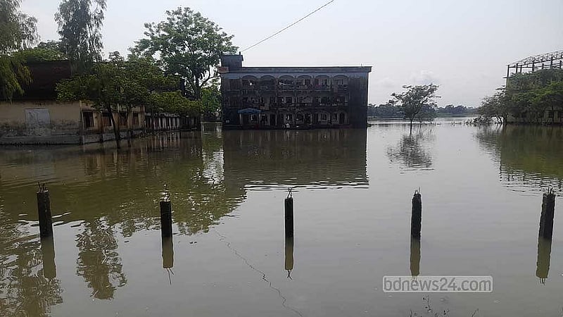 সিলেটের কোম্পানীগঞ্জ উপজেলা সদরের একটি আশ্রয়কেন্দ্র। শুক্রবার বিকালে তোলা ছবি।