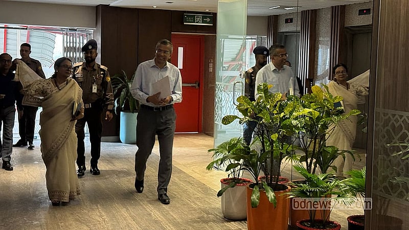 গভর্নর মোস্তাকুর রহমান